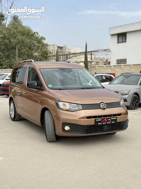 فولكس فاجن كادي ترخيص 2022 محرك 2000 ديزل  جير عادي  ركاب 4+1