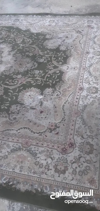 سجادة ثقيله جدا مستعمله بحاجه للغسيل مقاس 3X4 تركي اصلي لونه اخضر فاتح وبيج صويلح  لجادين