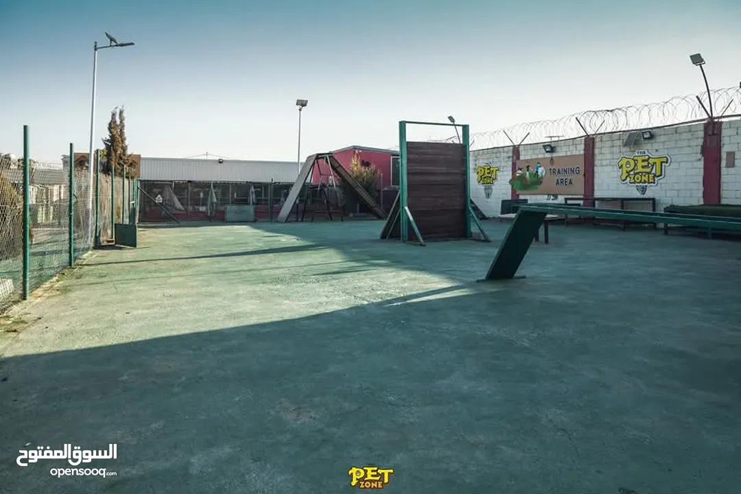 فندق ومركز تدريب للكلاب