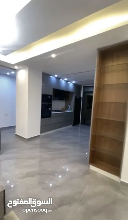 شقة للبيع بيرزيت مقابل الجامعة