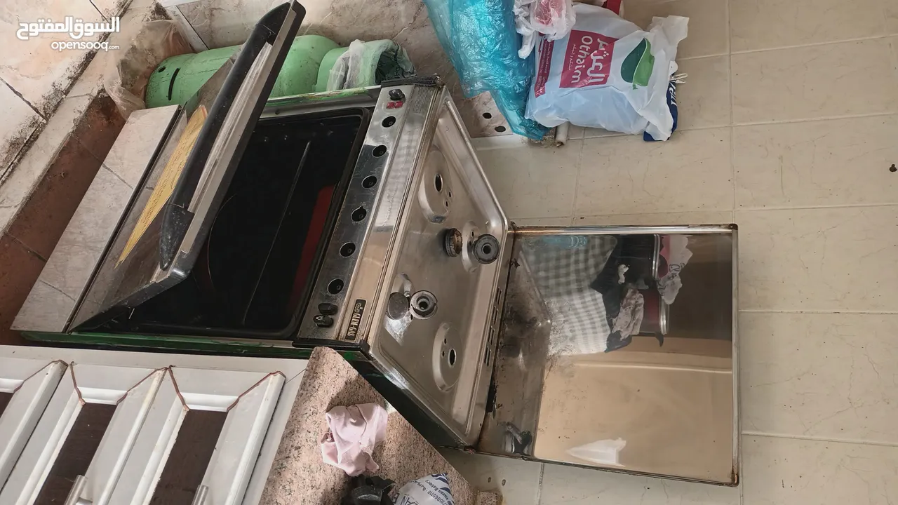 للبيع غاز إيطالي جليم غاز اصلي اربع عيون بحالة جيدة