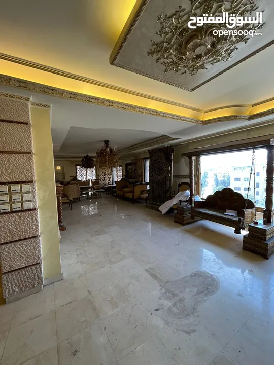 شقة للإيجار مفروش  رويال سويت طابقية مع روف و ترس كبير  Big department for rent in deir Ghbar amman