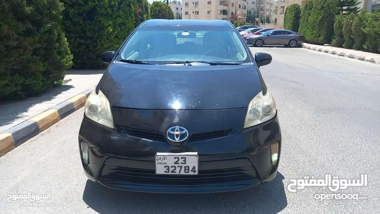 تويوتا بريوس لون اسود ملوكي 2014 فحص 3 جيد بسعر مغري قابل للبدل