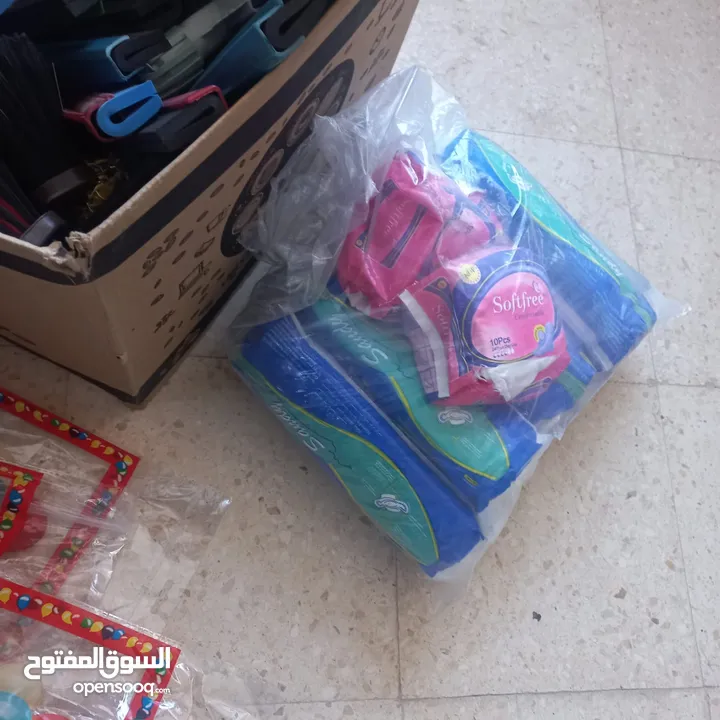 لقطة لقطه لقطه  بضاعه محل نثريات واكسسوارت وادوات منزليه والعاب للبيع المستعجل