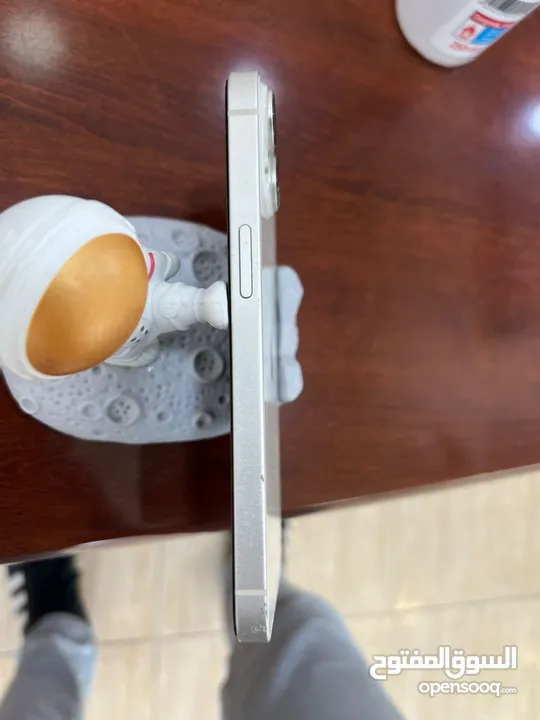 آيفون 14 ابيض