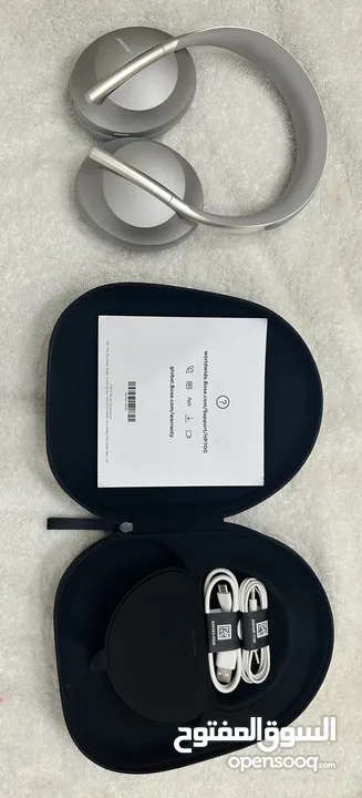 Bose 700 headphones noice cancellation used like new