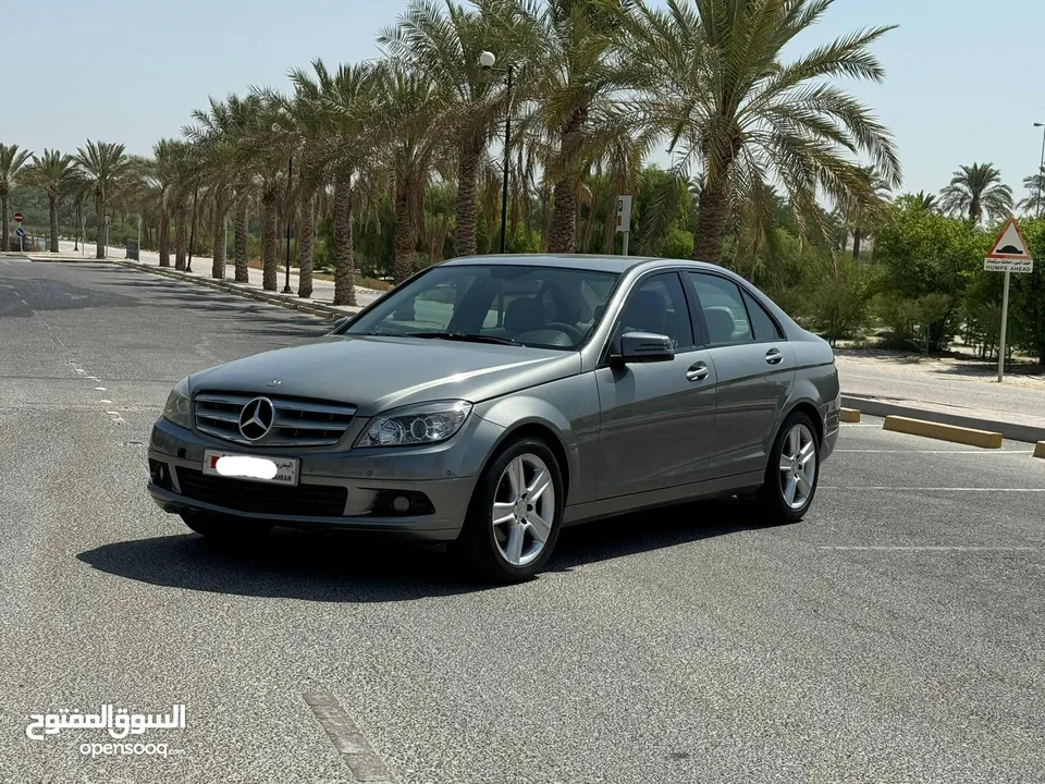 Mercedes Benz C-200 / 2011 (Silver)