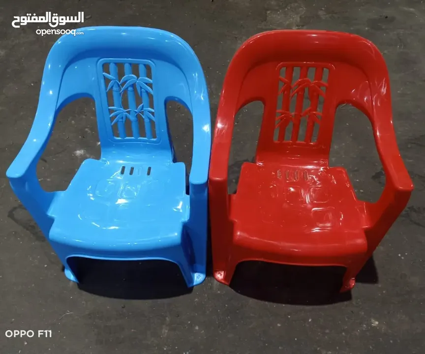 كرسي بلاستيك للبيع ممتاز جدا جديد