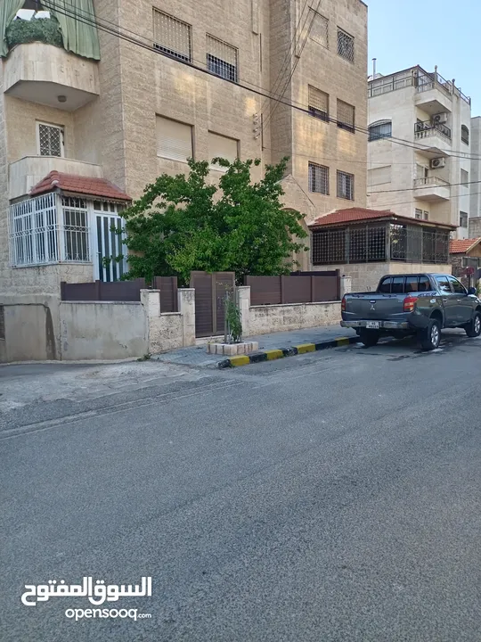 للبيع شقه البيادر خلف فندق لارسا
