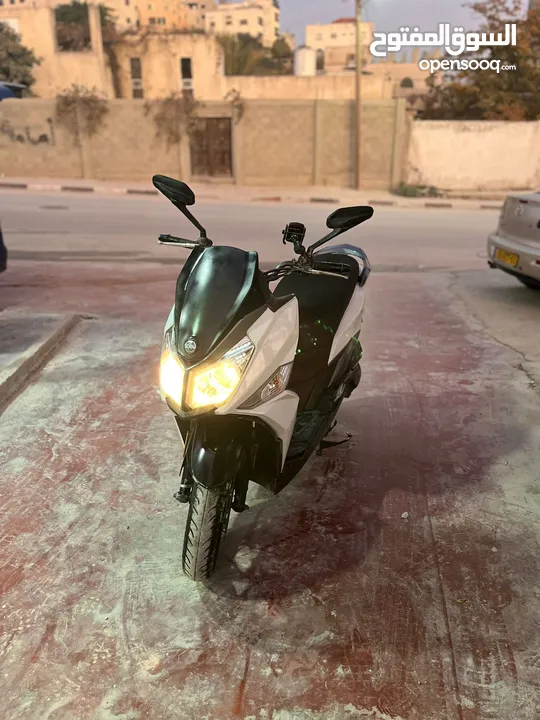 Sym jet 14  موديل 2018 مطور 125  ممشا خفيف ترخيص وتامين سنه كاااامله