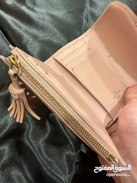 محفظة أصلية جميلة لويس فيتون