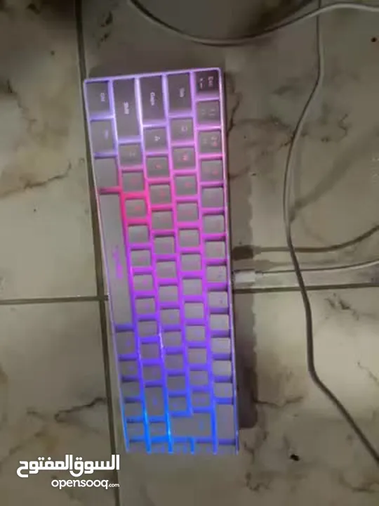 كيبورد وماوس قيمنق للبيع