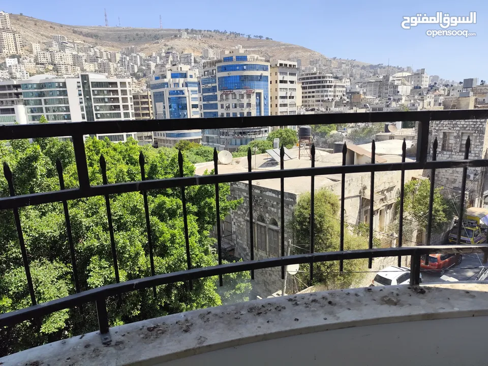 تأجير شقة غير مفروشة