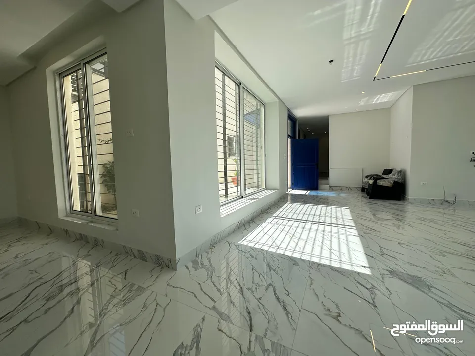 Semi-Furnished Apartment For Rent In Abdoun ( Property 39074 )-174649351