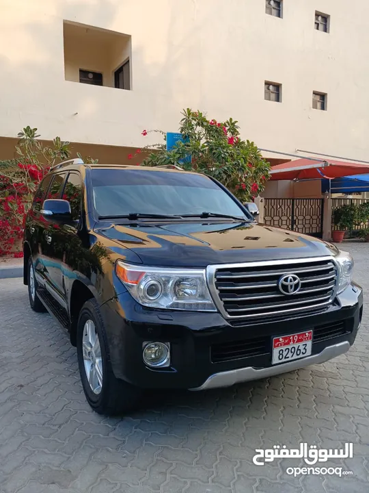 تويوتا لاندكروزر GXR 2015 خليجي بحالة ممتازه ة Toyota land cruiser GXR 2015 very clean car