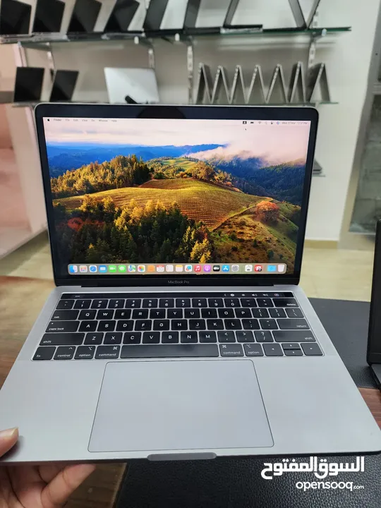 MacBook Pro 2019 core i7 Processor touch bar ratina display