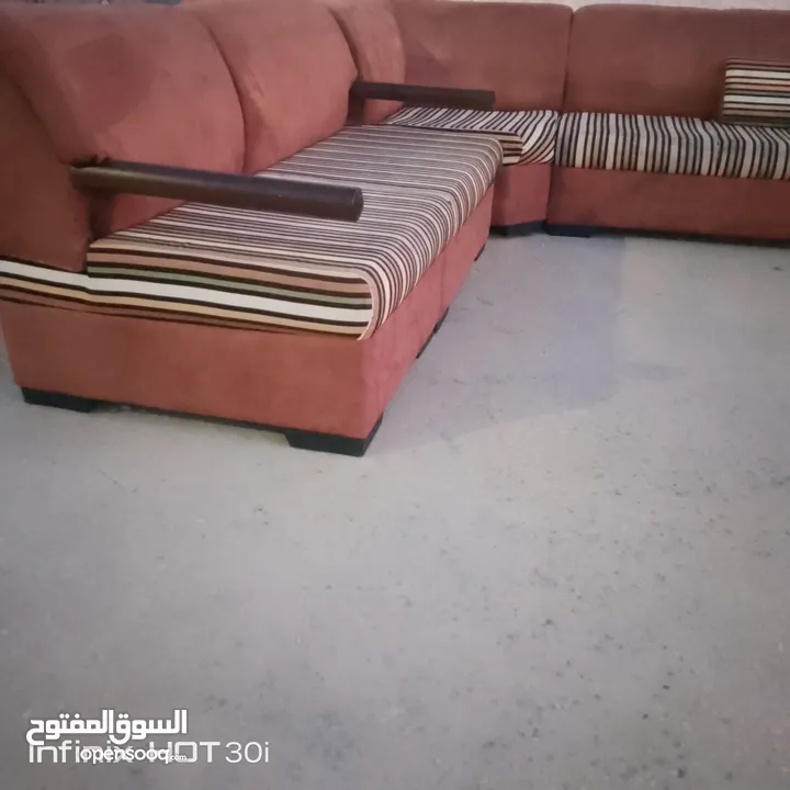 كورنر تفصيل 11 مقعد خشب سويد وايادي زان