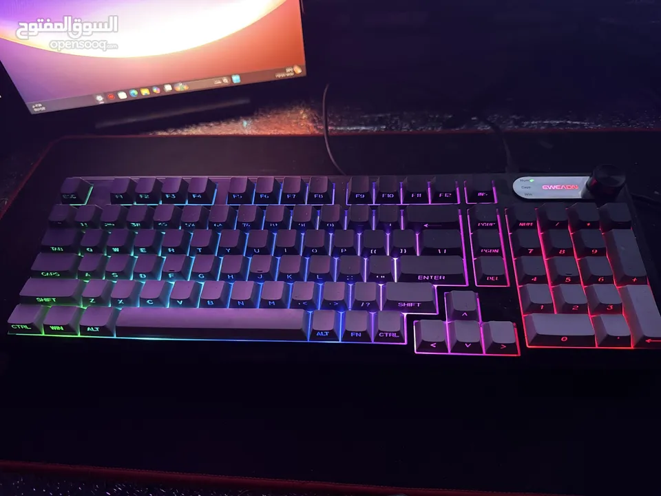 للبيع جهاز كمبيوتر كامل للألعاب والعمل الاحترافي