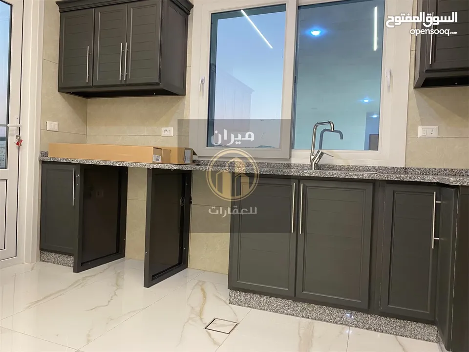 شقة فخمة لم تسكن للإيجار-طابق ثاني-100م-الجبيهة-حي المنصور