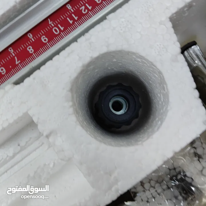 مقص بلاط  وعدة بناء وآليات للبيع