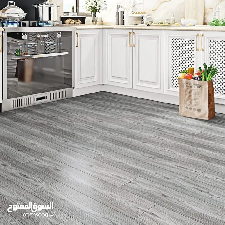 أرضيات باركيه (PVC) تلزيق – سهلة وسريعة التركيب! بدون تعب، بدون صنايعية، وبدون أدوات خاصة