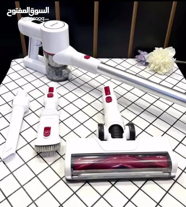 مكنسة CONIC تعمل على الشحن