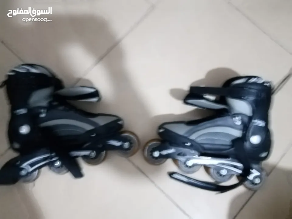 سكيت عدد2 نمره41والثاني43 نوعية ممتازة الي نمرته41 سعرالشراء 58 بالصور التسعيره عليه لثنين ب 30دينار