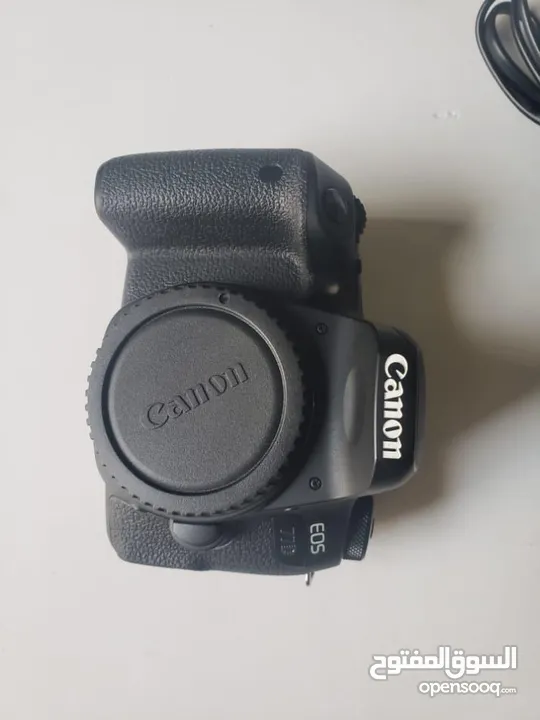Camera Canon 77D