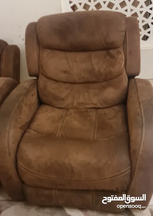 2 lazy boy recliner chair عدد 2 كرسي هزاز لازى بوى. حالة ممتازة