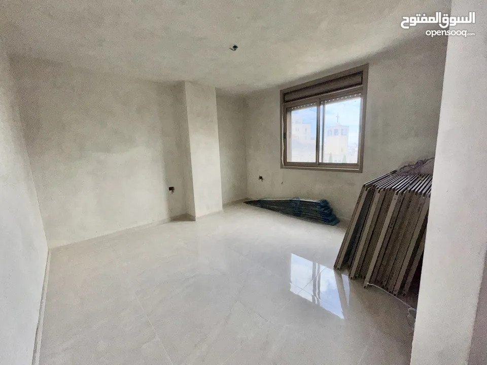 شقة جديدة وموقع مميز