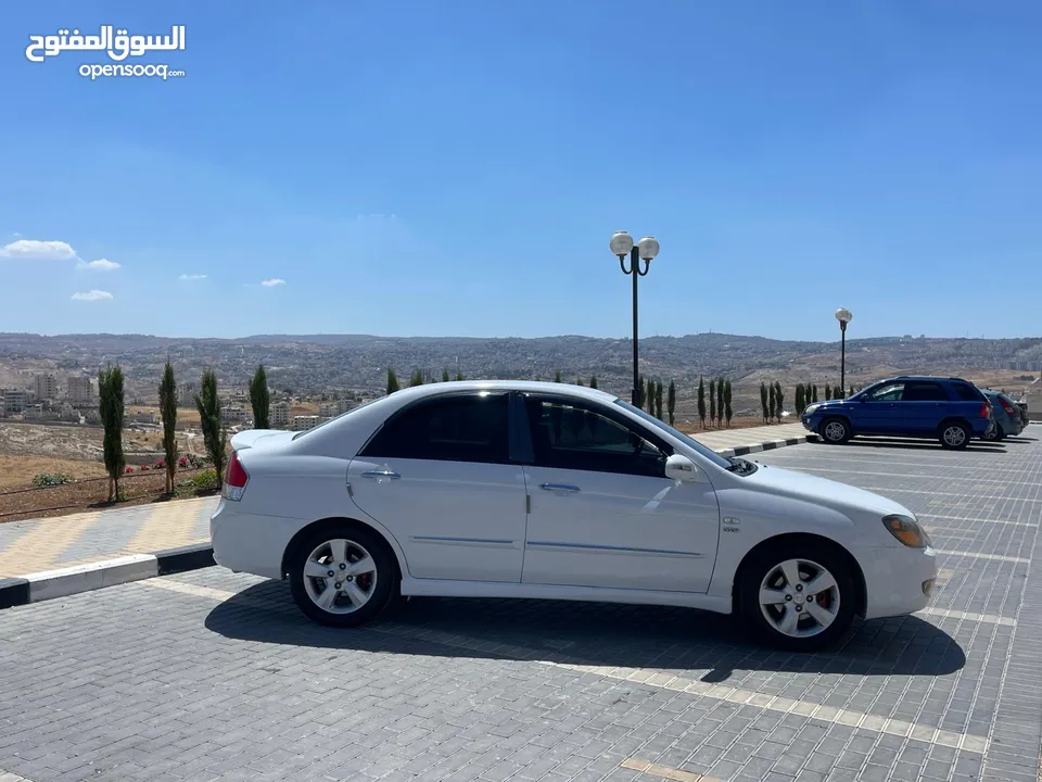 كيا سيراتو 2008 ماتور 1600 بنزين اوتومات عدد 2 لون ابيض ولون اسود