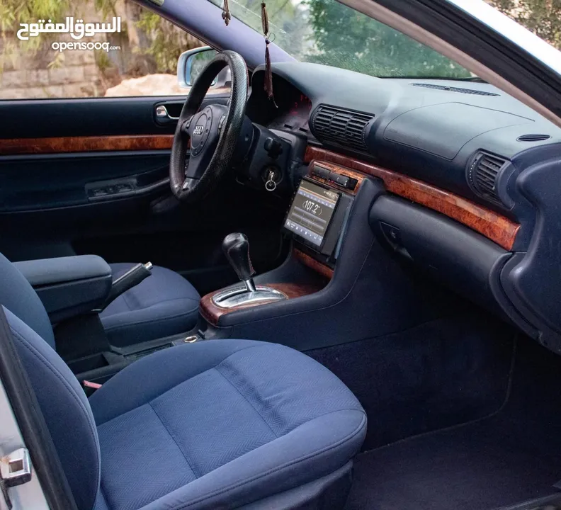 اودي A4   فتحة سقف  جنط مغنسيوم  مسجل شاشة