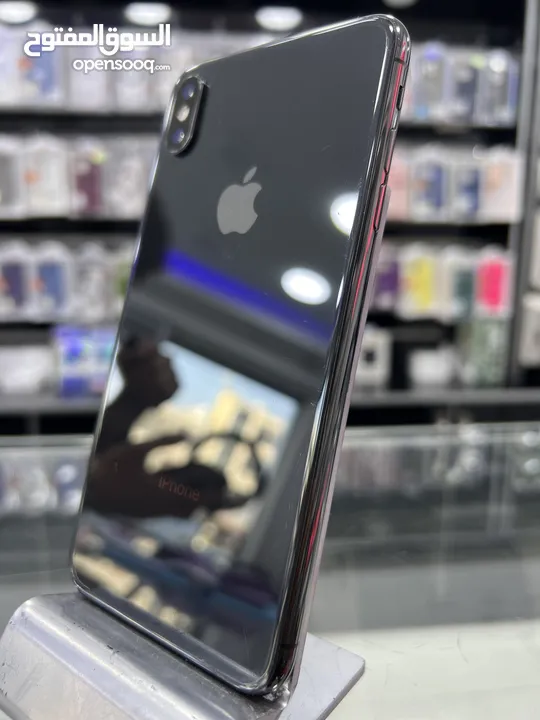 iPhone Xs Max (64 GB) ايفون اكس اس ماكس مستعمل بحالة جيدة مغير بطارية و شاشة كوبي ون