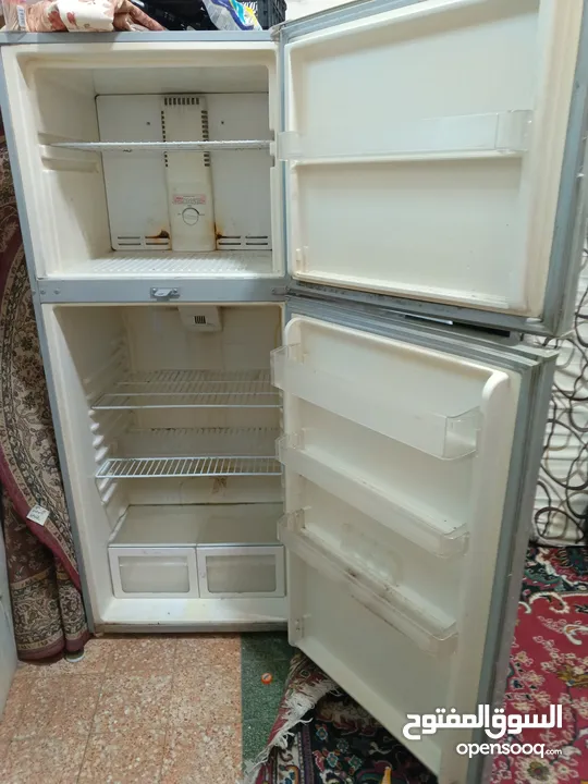 غرفة نوم وأجهزة منزلية للبيع