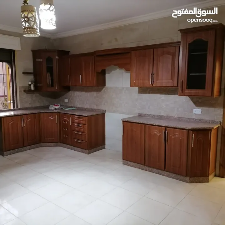 شقه طابق من فيلا  من المالك مباشره يومي