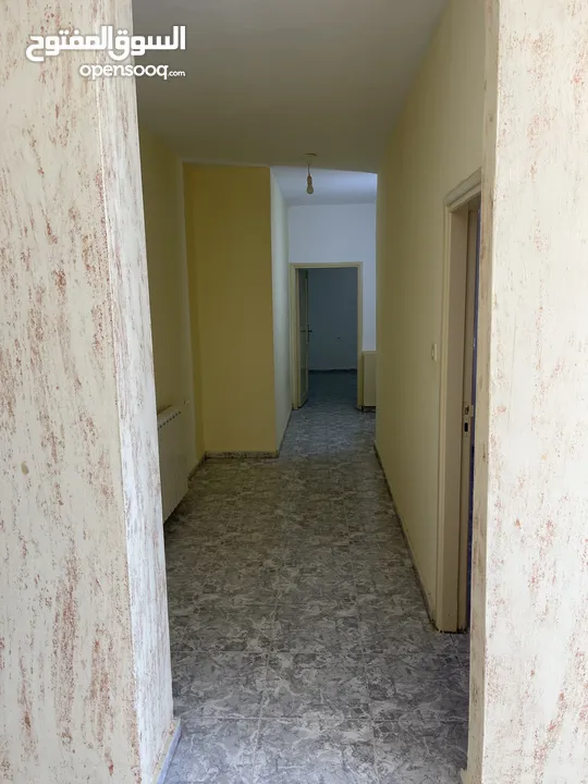 عمارة اللالا  بطن الهواء المنطقة الصناعية قرب درس مول  ملاحظة يوجد  اربع شقق للإيجار