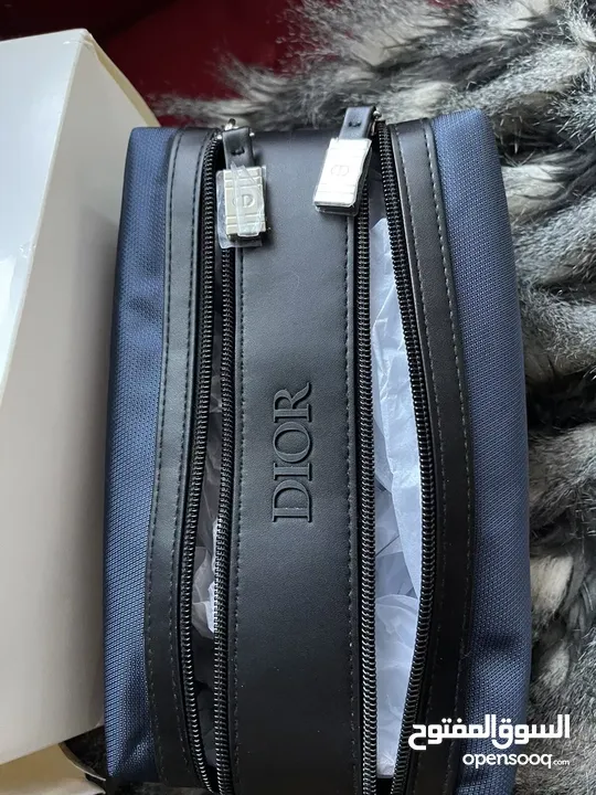 شنطه يد ديور اصليه للشباب والبنات dior origenal unisix handbag