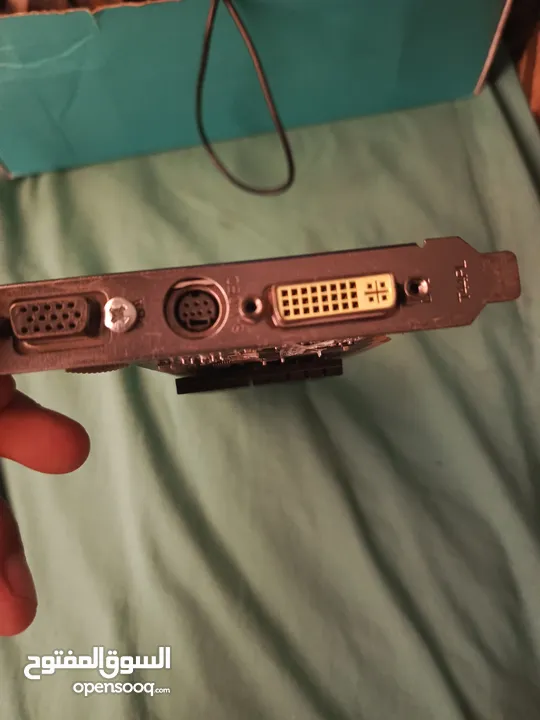 ssd 240g kingston شبه جديد مش مستعمل  غير يومين+ هارديسك و كم قطعه