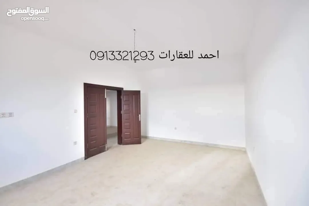 مبنى إداري خدمي في بداية شارع الشجر عالرئيسي للبيع او إيجار