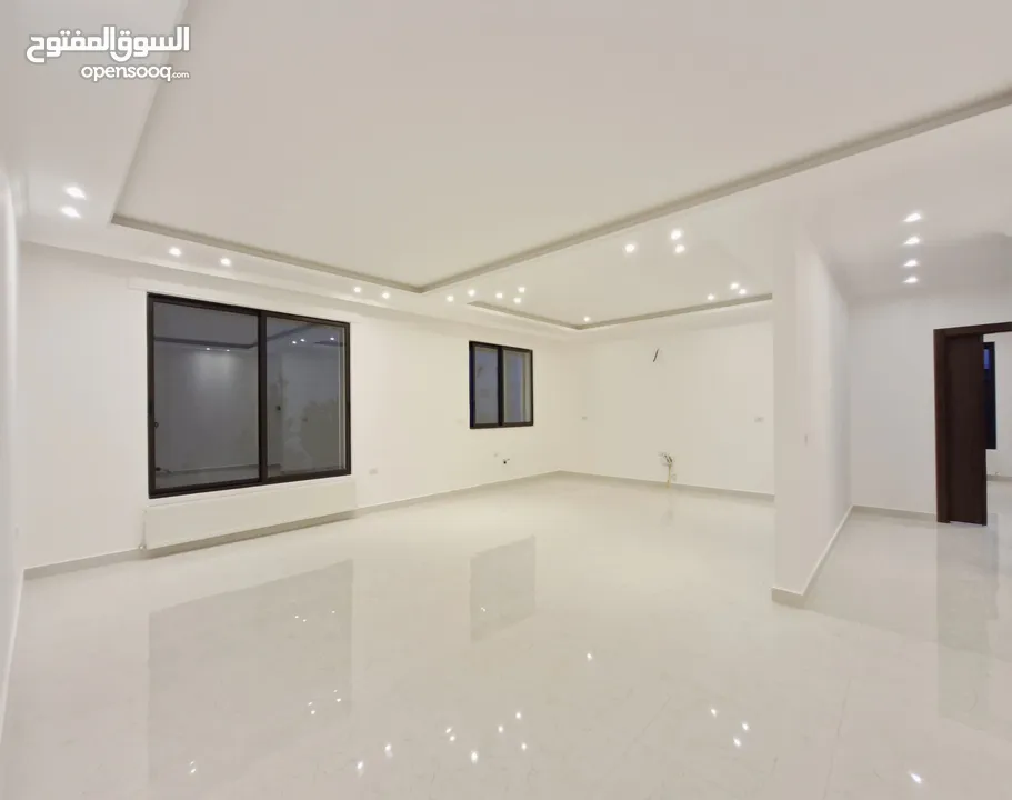 شقة طابق ثاني جديدة ،  مميزة ومطلة للبيع / مساحة (210 - 205 )m2 بأجمل مناطق ضاحية الامير راشد