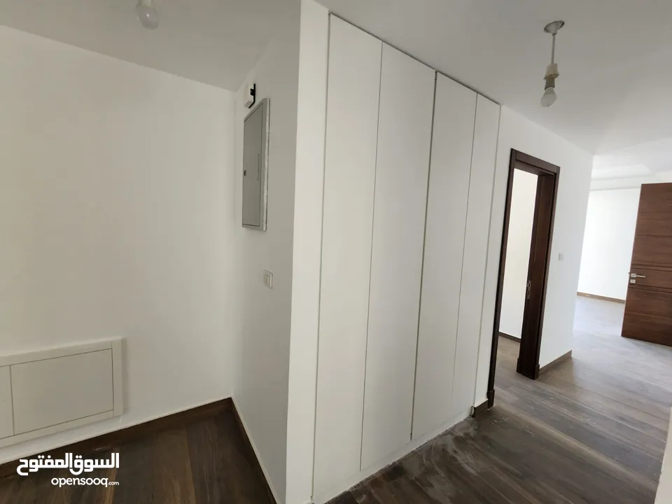 شقة فارغة للبيع بين الدوار الرابع و الخامس - ref : 14610