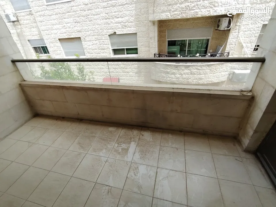 شقه فارغه للايجار ضاحيه الامير راشد + 4 نوم + 220 متر + غرفه خادمه+