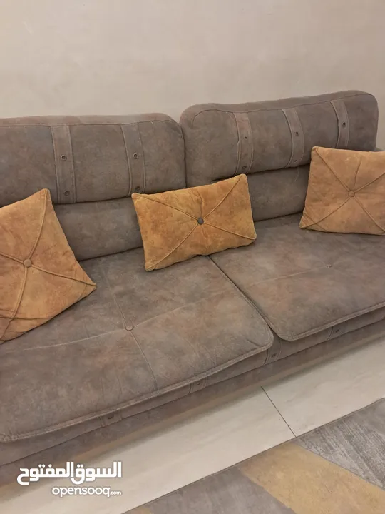 طقم كنب ثقيل زان 8 مقاعد اسفنج دانلوب بسعر مغري قابل للتفاوض