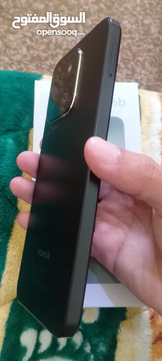 ( استعمال اسبوعين فقط )      HONOR  x6p      سبب البيع بحاجه لمصاري  +  على البيعه سماعات بلوث فخمات