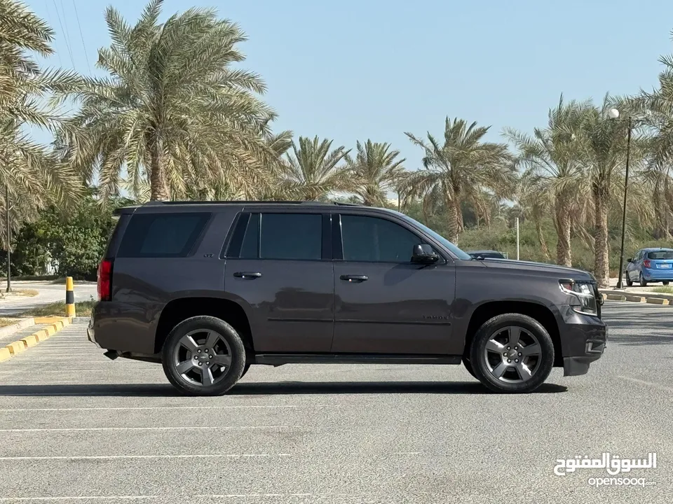 Chevrolet Tahoe 2015 (Grey)