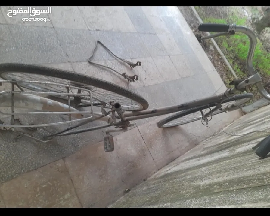 بسكليت جنط 27 يحتاج كرسي وتيوبين