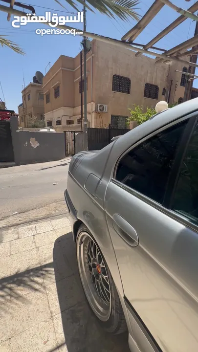 Bmw E39 525ia 2002موديل
