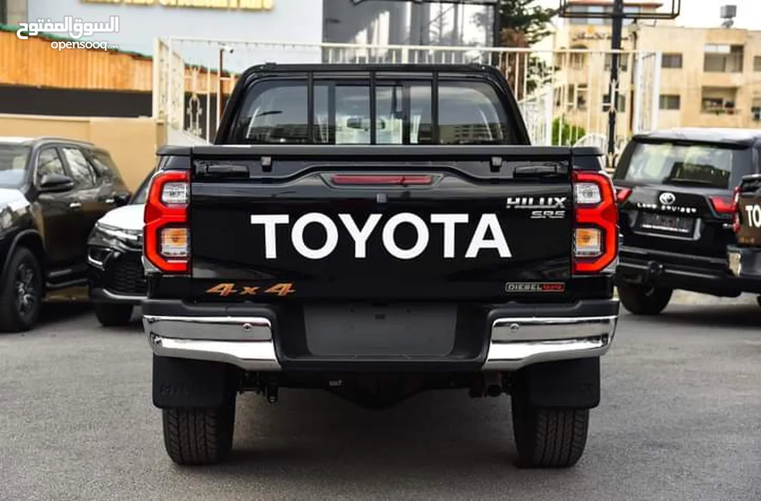 لون اسود اتوماتيك Toyota Hilux 2024