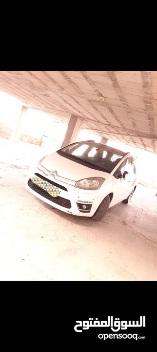 ستروين بيكاسو c4 2012. 7 ركاب