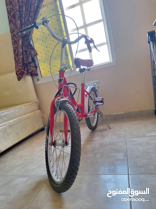 Female kids bicycle for 9 to 12 years old in good condition